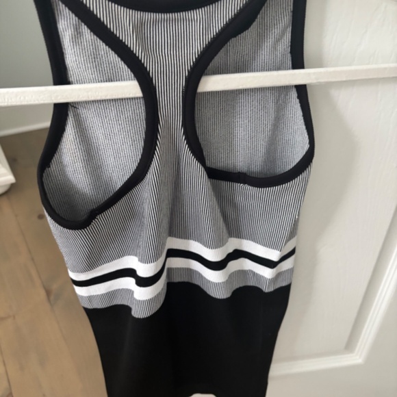 Athleta t-back tank top - Picture 2 of 3